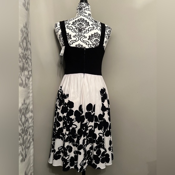 NWT dress from Le Chateau - Picture 4 of 10